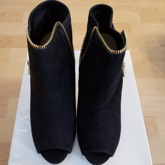 New Ann Taylor Tonya Zipper Bootie - Picture 2 of 4
